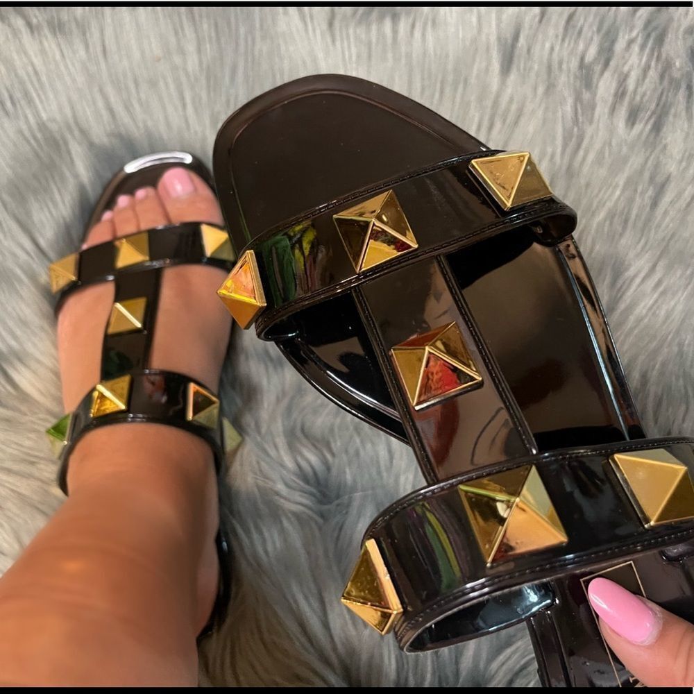 The “Eugene” Sandals